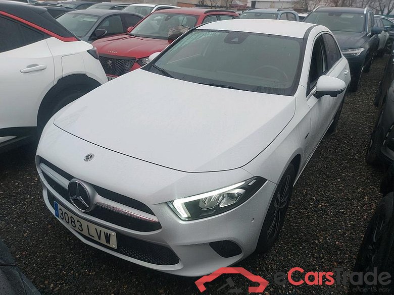 MERCEDES-BENZ Clase A / 2018 / 4P / sedán Sedán A 250 e #1