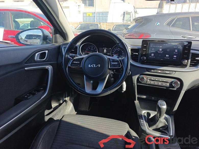 KIA XCeed / 2019 / 5P / todoterreno 1.0 T-GDi Drive 88kW (120CV) #3