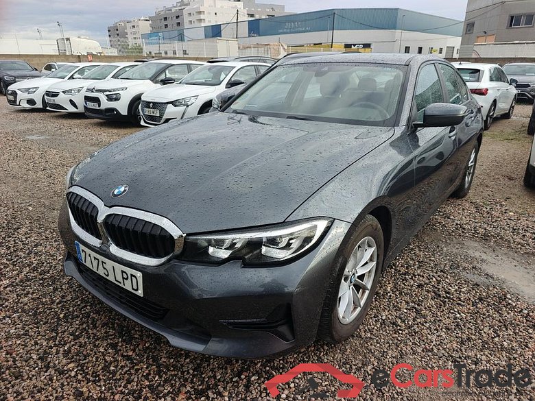 BMW Serie 3 / 2018 / 4P / sedán 318d Auto. #1