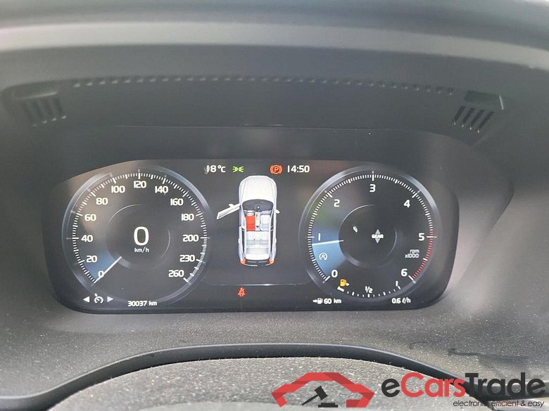 VOLVO XC60 / 2017 / 5P / todoterreno 2.0 D3 Momentum #4