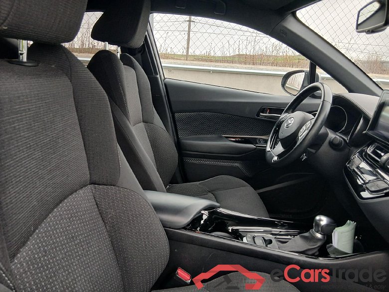 TOYOTA C-HR / 2016 / 5P / todoterreno 1.8 125H Advance (CX) #6