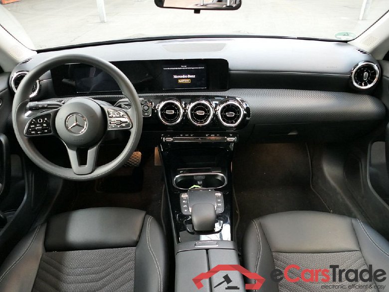 CLA -Klasse Shooting Brake CLA 180 (118.684) 1.3  AT7 E6d #3