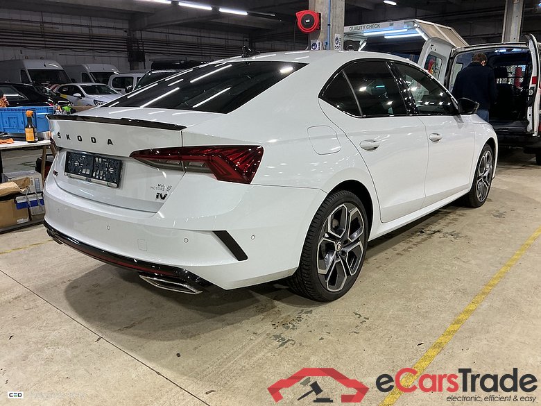 SKODA OCTAVIA 1.4 TSI PHEV 180KW DSG RS #4