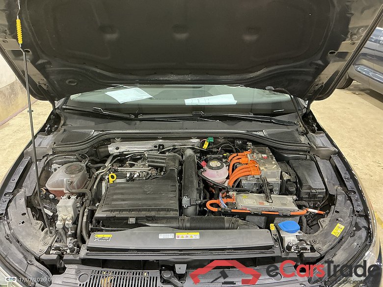 VOLKSWAGEN GOLF VIII 1.4 EHYBRID STYLE BUSINESS DSG #6