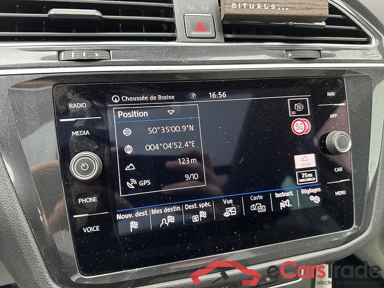 VOLKSWAGEN Tiguan 1.4 TSI 92 kW (125 ch) 6 vitesses manuel #4