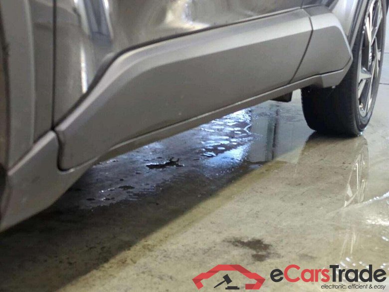 TOYOTA C-HR 1.8 Hybrid Style #4