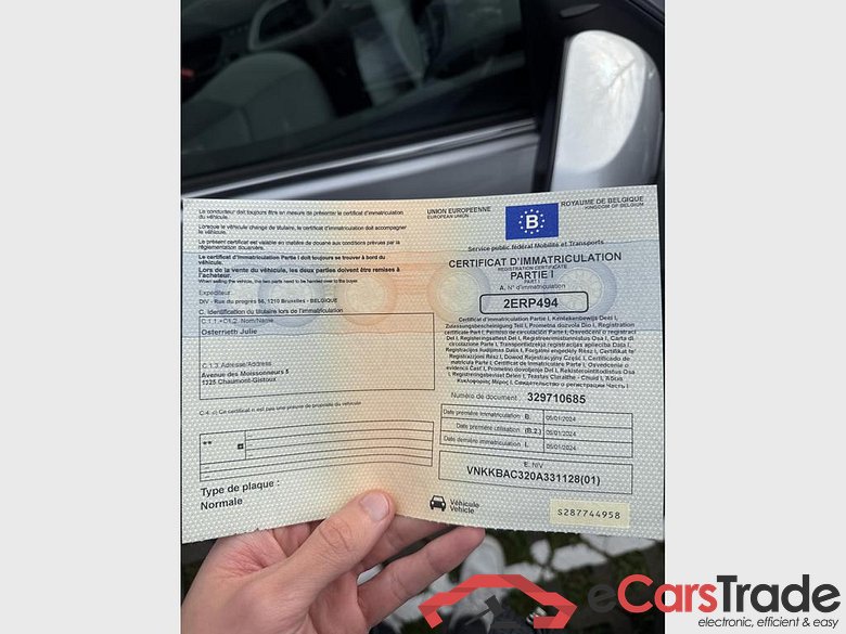 TOYOTA Yaris Hybrid (HEV) Yaris Hybrid 1.5i VVT-i E-CVT Elegant