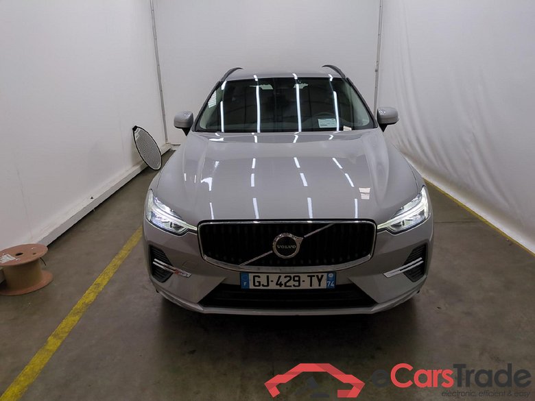 VOLVO XC60 5p SUV B4 AWD 197 Geartro 8 Momentum #3