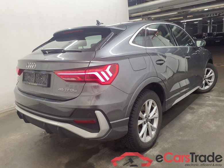 Audi Q3 Sportback 45 TFSI e S tronic S Line 5d #2