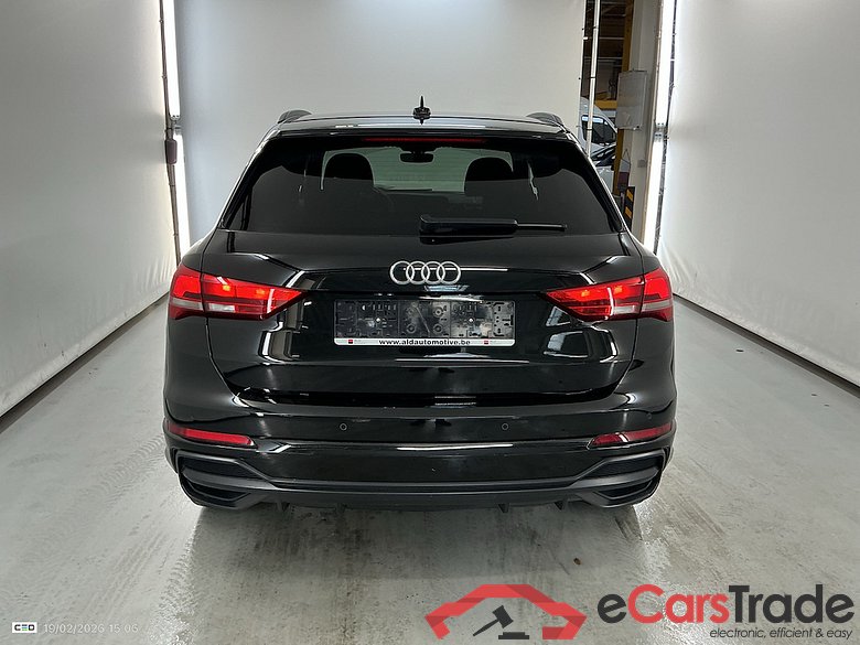 AUDI Q3 1.4 45 TFSI E S TRONIC S LINE #5