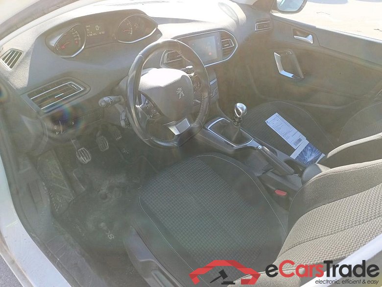 PEUGEOT 308 / 2017 / 5P / berlina con portón 5p Active 1.2 PureTech 96KW (130CV) S&S #3
