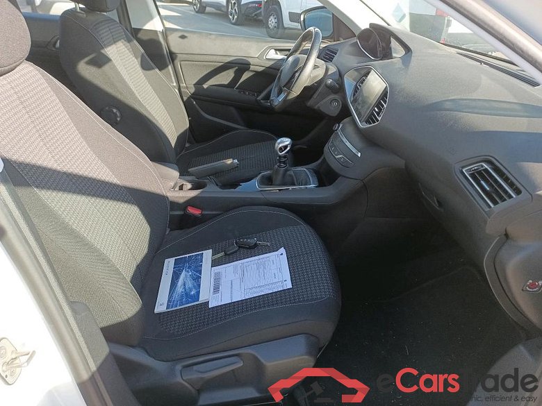 PEUGEOT 308 / 2017 / 5P / berlina con portón 5p Active 1.2 PureTech 96KW (130CV) S&S #6
