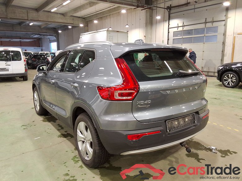 VOLVO XC40 DIESEL 2.0 D3 Momentum (EU6d-TEMP) STOCK #2