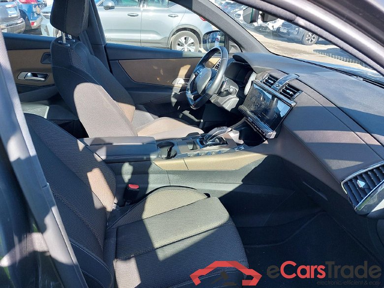 DS DS 7 Crossback / 2017 / 5P / todoterreno BlueHDi DE 96kW (130CV) Auto. CHIC (AC) #6