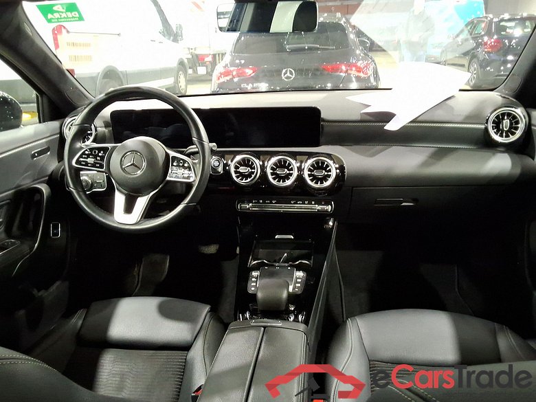 MERCEDES-BENZ A-CLASS LIMOUSINE 1.3 A 250 E DCT #6