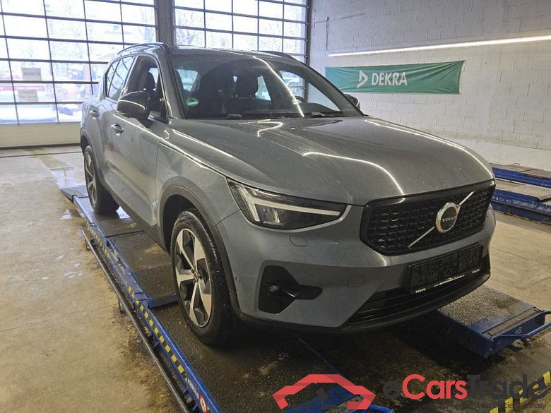 Volvo XC40 (2017->) DE - SUV5 B4 2WD EU6d, Plus Dark (EURO 6d), (Facelift) 2022 - 2024 #2