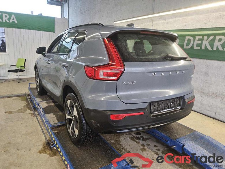 Volvo XC40 (2017->) DE - SUV5 B4 2WD EU6d, Plus Dark (EURO 6d), (Facelift) 2022 - 2024 #4