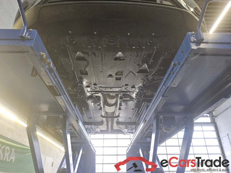 Volvo XC40 (2017->) DE - SUV5 B4 2WD EU6d, Plus Dark (EURO 6d), (Facelift) 2022 - 2024 #5