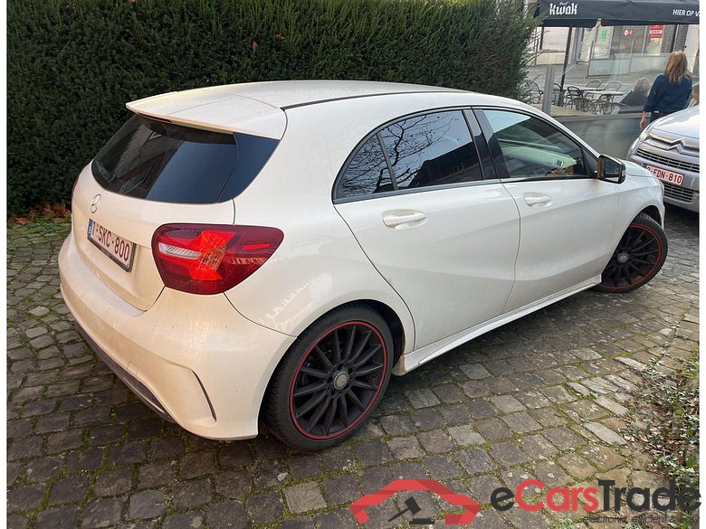 MERCEDES-BENZ A 180 d