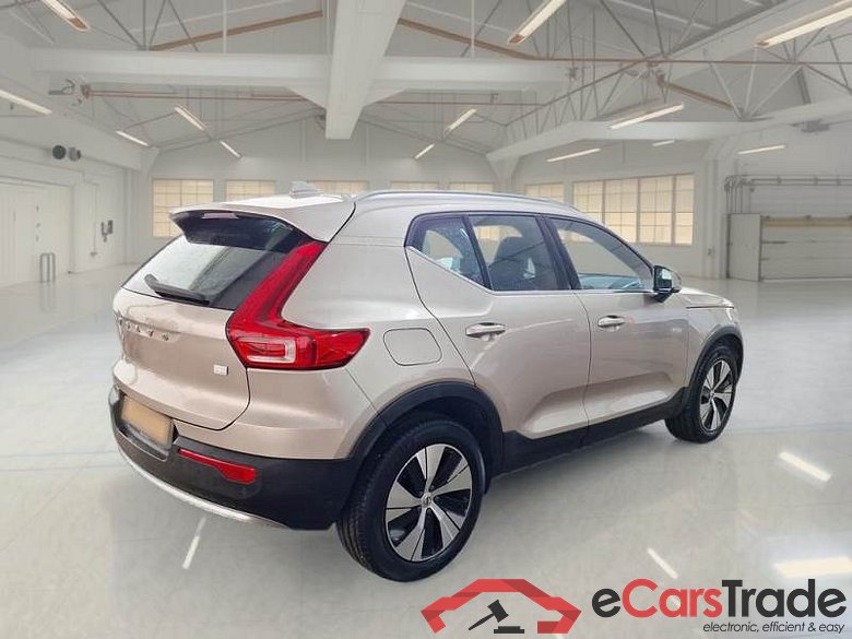 VOLVO XC40 / 2021 / 5P / SUV T4 RECHARGE PLUG-IN AUTO CORE #2