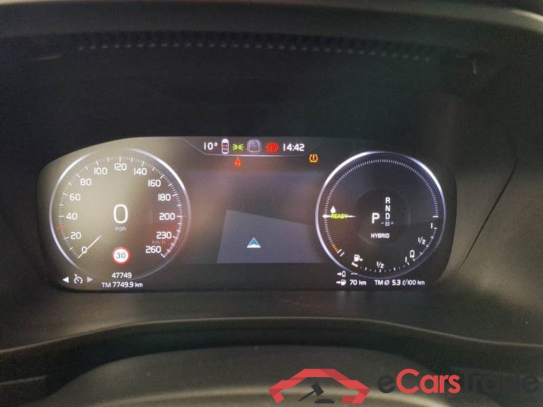 VOLVO XC40 / 2021 / 5P / SUV T4 RECHARGE PLUG-IN AUTO CORE #4