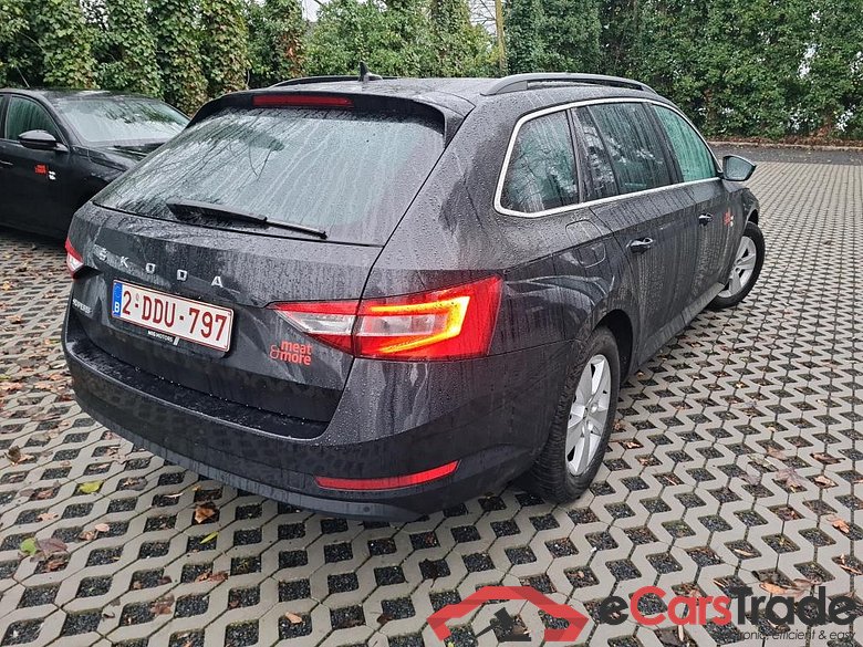 SKODA SUPERB COMBI 2.0 CRTDI 110KW DSG7 CLEVER #4