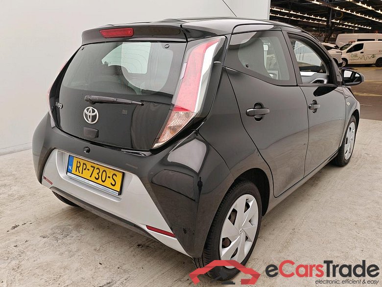 Toyota Aygo 1.0 VVT-i x-play 5d #2