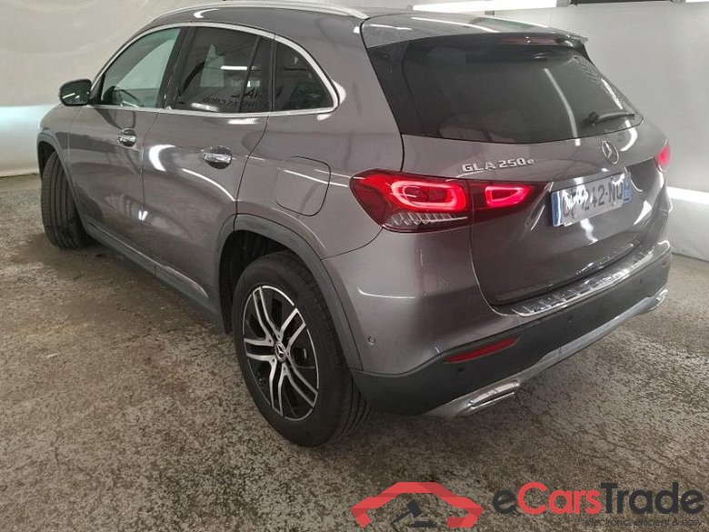 Mercedes GLA 250e Aut. LED-Xenon Widescreen Ambient Navi 1/2 Sport-Leather KeylessGo Camera Klima PDC ... #4