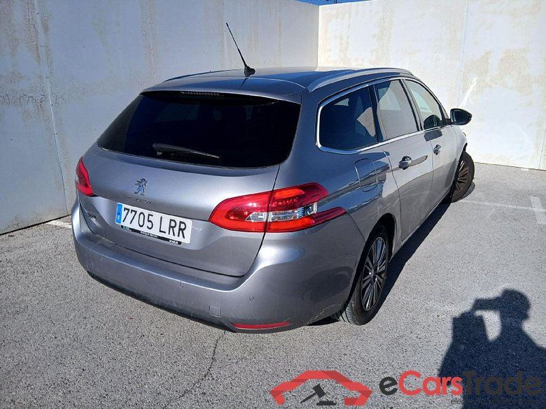 PEUGEOT 308 / 2017 / 5P / familiar SW Allure Pack PureTech 130 S&S #2