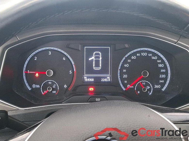 VOLKSWAGEN T-Roc / 2017 / 5P / SUV 2.0 TDI 115 LOUNGE BUS #6