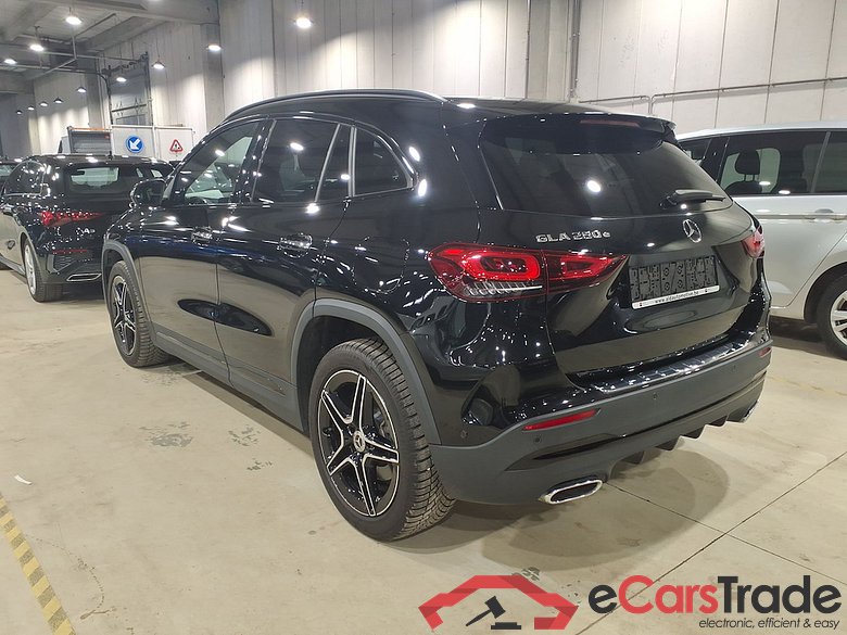 MERCEDES-BENZ GLA 1.3 GLA 250 E DCT AMG LINE #2