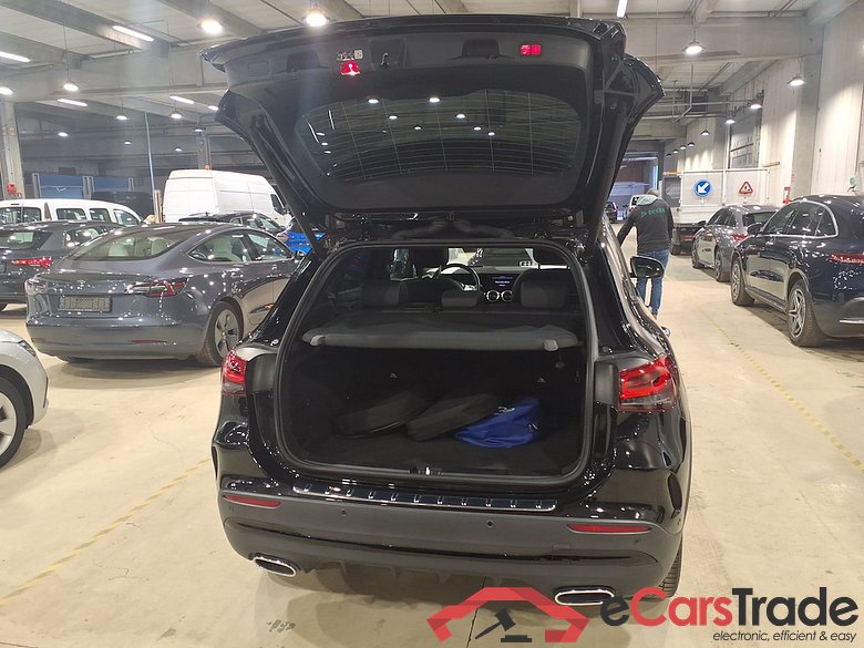 MERCEDES-BENZ GLA 1.3 GLA 250 E DCT AMG LINE #3