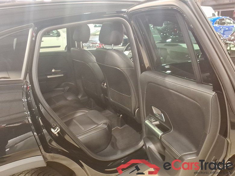 MERCEDES-BENZ GLA 1.3 GLA 250 E DCT AMG LINE #5