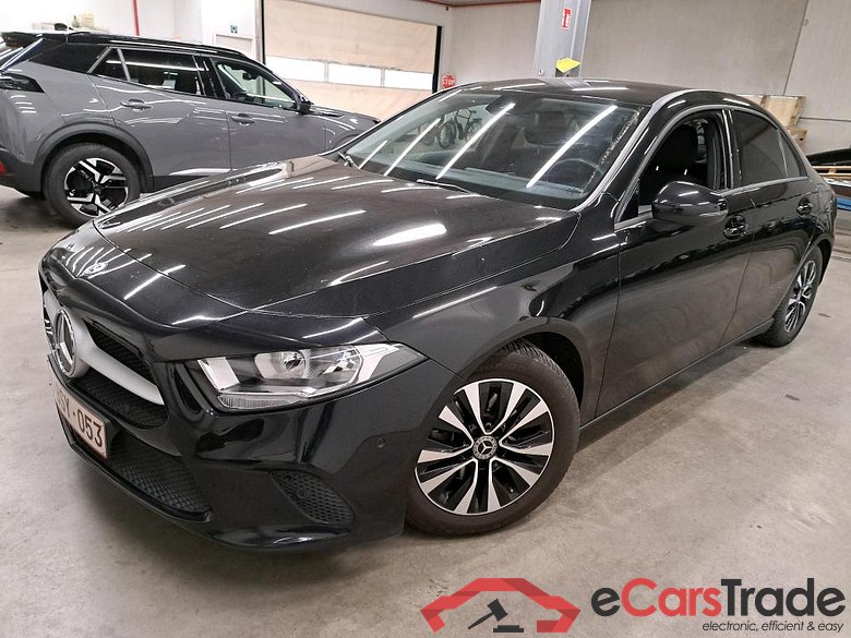 MERCEDES - MER A BERLINE 180 136PK 7G-DCT Business Solution Essential & Smartphone integration  * PETROL * #1