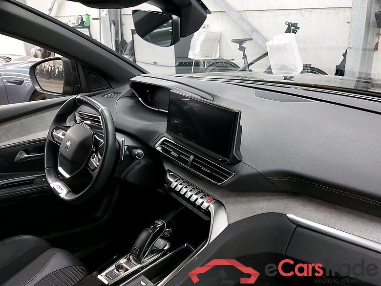 PEUGEOT - PEU 5008 BlueHDi 130PK EAT8 GT With Heated Seats #3
