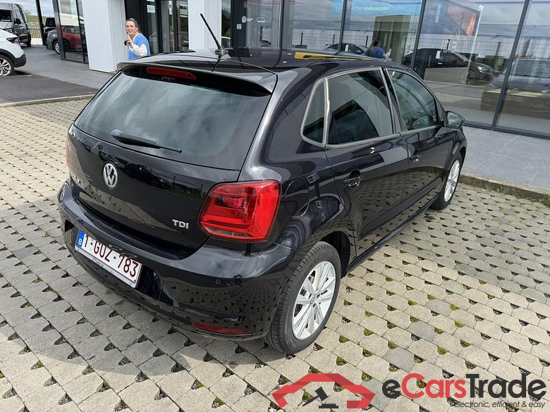 VOLKSWAGEN Polo Polo Trendline 1.4 TDI  55 kW (75 ch) 5 vitesses manuel #4
