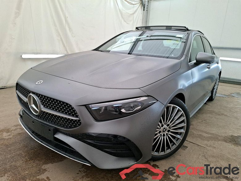 MERCEDES-BENZ Classe A Berline / 2022 / 4P / Berline A 180 AMG Line 7G-DCT