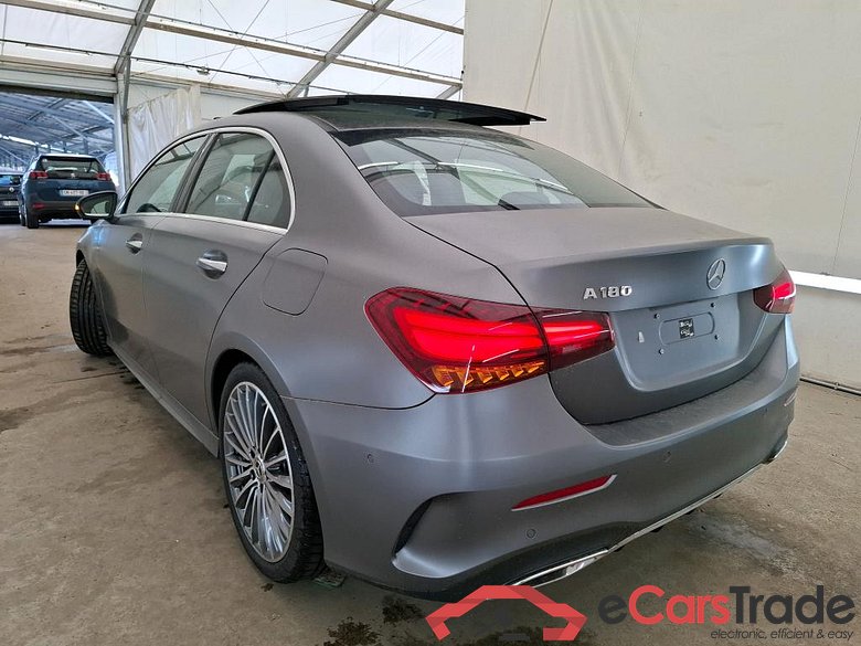 MERCEDES-BENZ Classe A Berline / 2022 / 4P / Berline A 180 AMG Line 7G-DCT #2