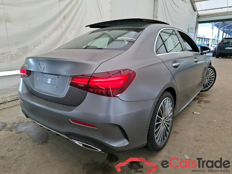 MERCEDES-BENZ Classe A Berline / 2022 / 4P / Berline A 180 AMG Line 7G-DCT #3