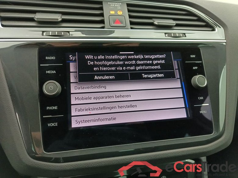 Volkswagen Tiguan 2.0 TDI 90kW Life Business 5d #4