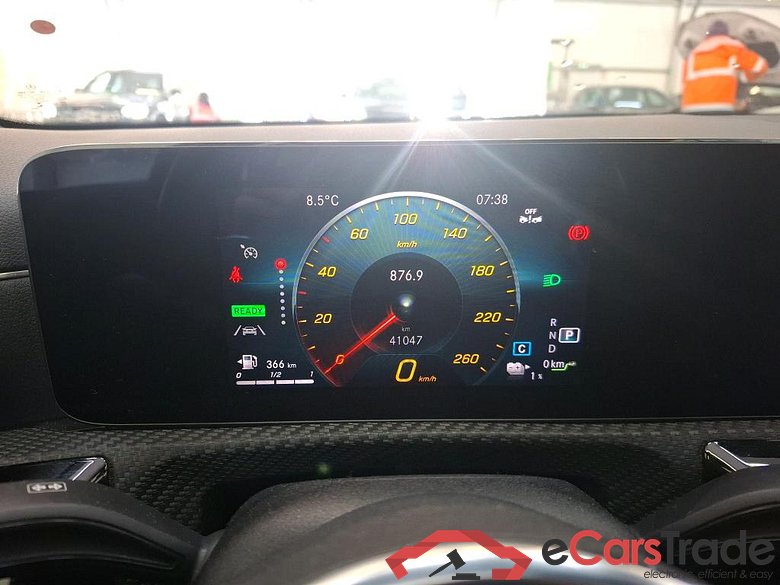 MERCEDES-BENZ Classe A Compact / 2018 / 5P / Berline A 250 e Business Line 8G-DCT #6