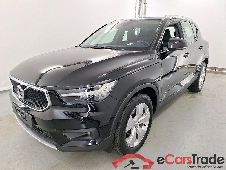 VOLVO XC40 1.5 T2 MOMENTUM PRO