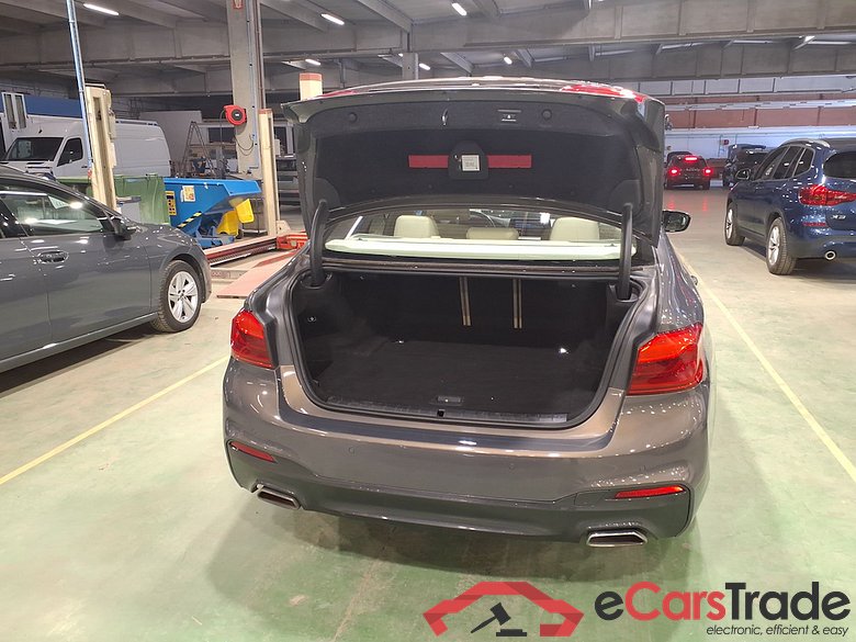 BMW 5 - 2017 530eA PHEV Performance OPF #3