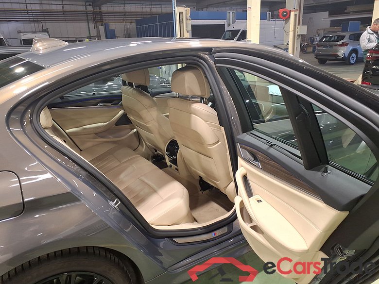 BMW 5 - 2017 530eA PHEV Performance OPF #5