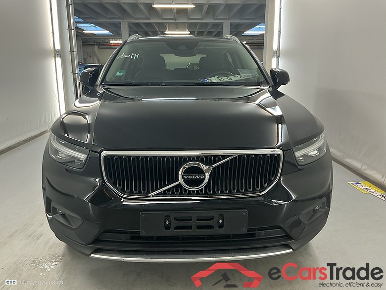 VOLVO XC40 1.5 T2 MOMENTUM PRO #2