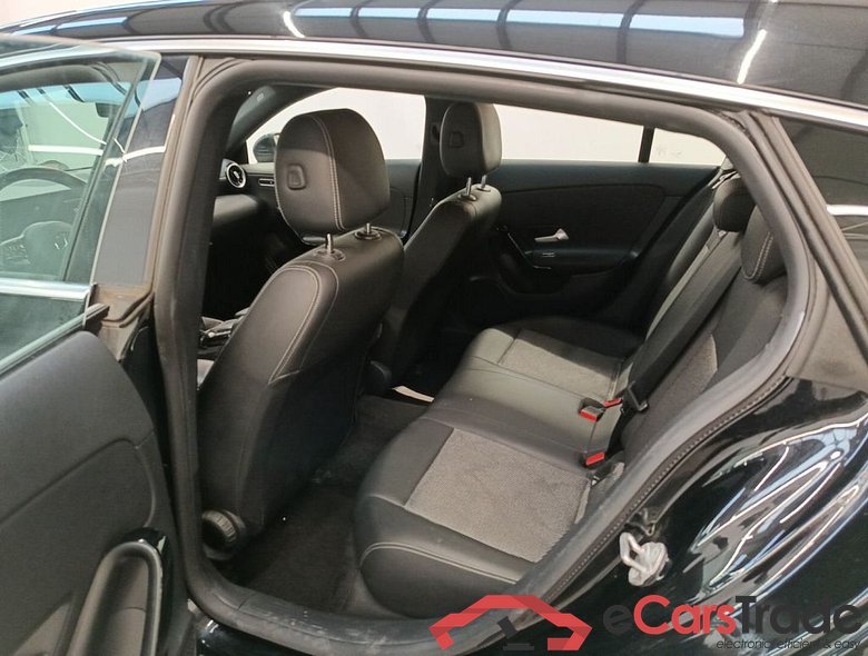 Mercedes-Benz CLA Shooting Brake CLA 180 d Business Solution 5d #3