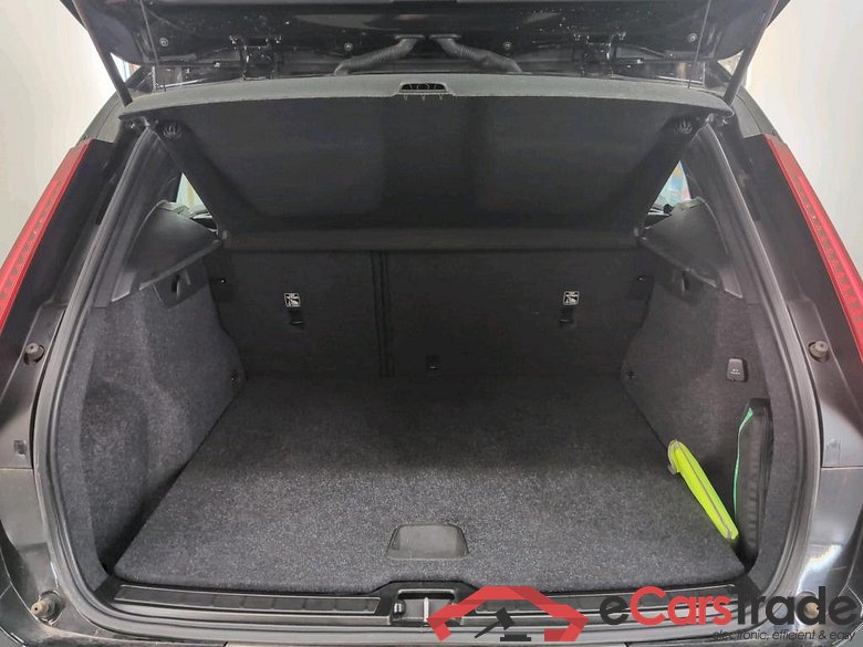 VOLVO XC40 1.5 T2 GEARTRONIC MOMENTUM CORE #6