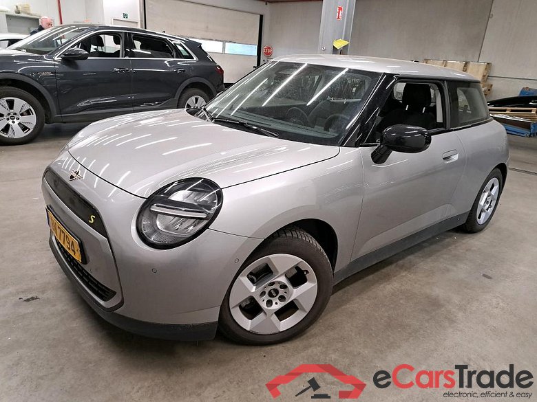 MINI - MIN COOPER SE 218PK With Climatic & Navigation & Cruise Control & Park Sensors Front & Rear  * ELECTRIC *