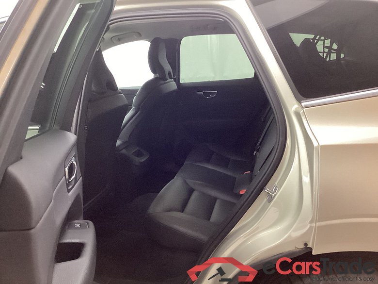 Volvo, XC60 '17, Volvo XC60 B4 P Geartronic Momentum Pro 5d #4