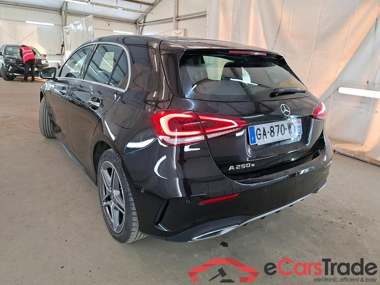 MERCEDES-BENZ Classe A Compact / 2018 / 5P / Berline A 250 e AMG Line 8G-DCT #2